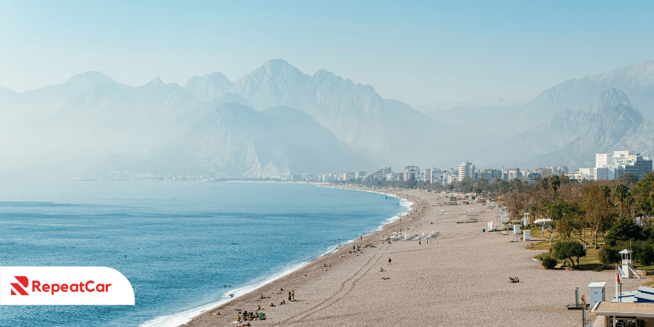 Konyaaltı Strand: Sonne, Meer und Urlaub in Antalya